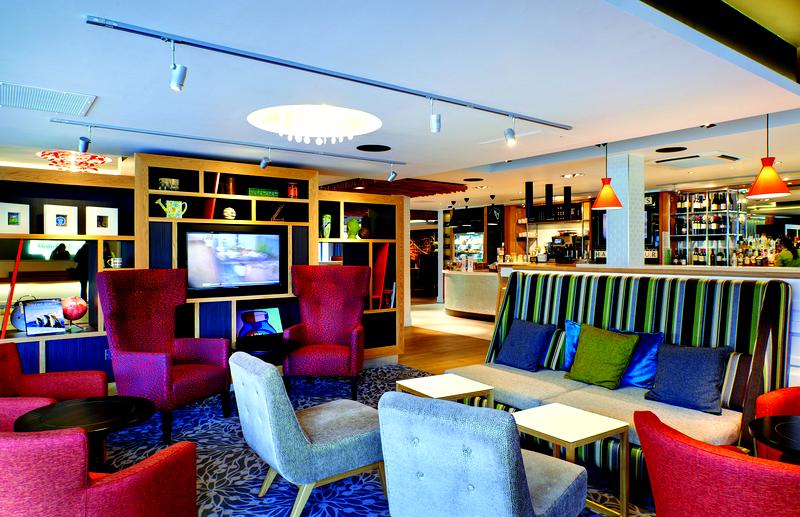 Holiday Inn Open Lobby Lounge